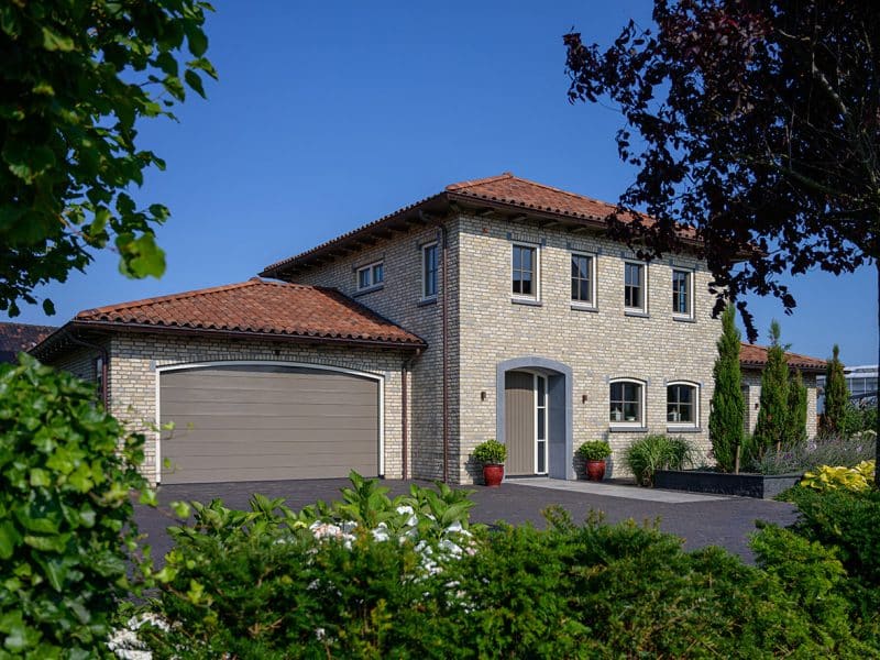 mediterraanse villa baksteen met schilddak 1533